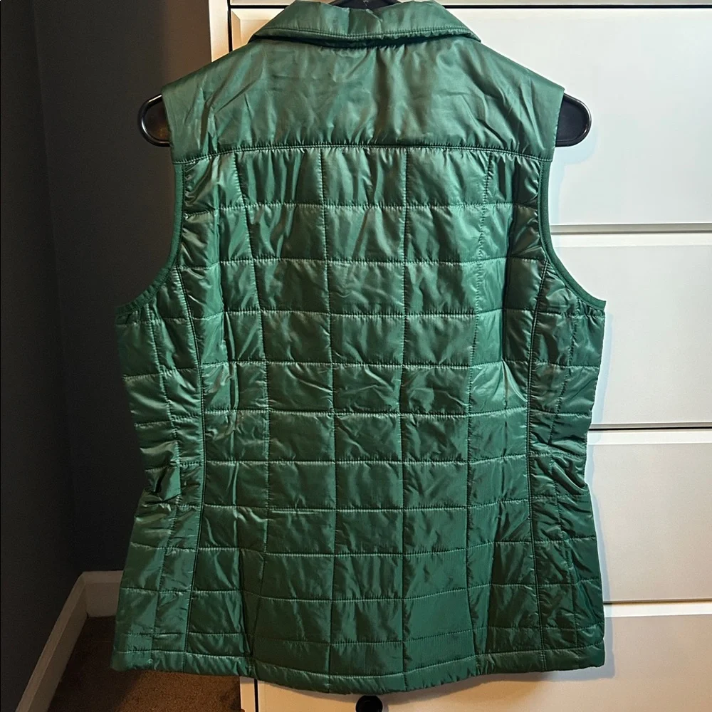 L.L. Bean Women's Emerald Quilted Vest - Picture 3 of 3